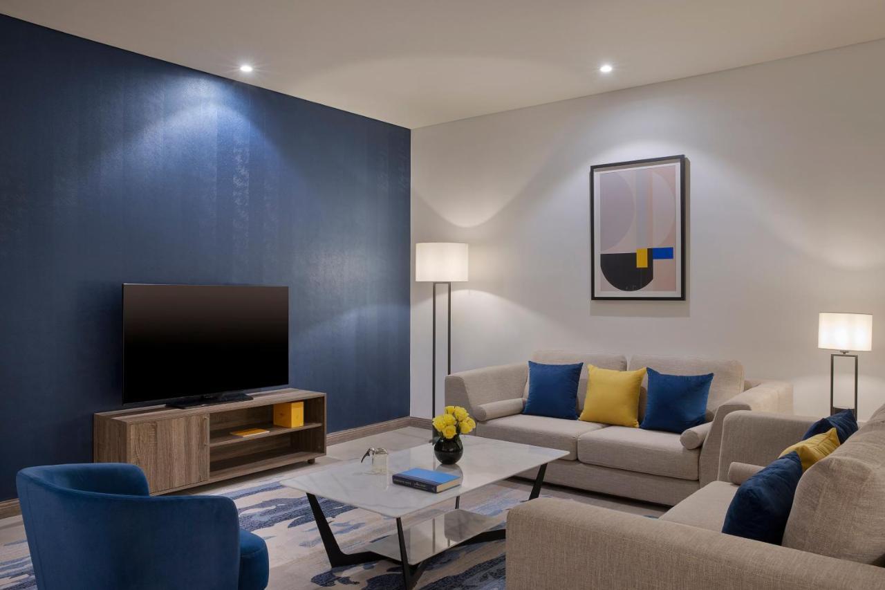Voco Al Khobar By Ihg Hotel Exterior photo Living room