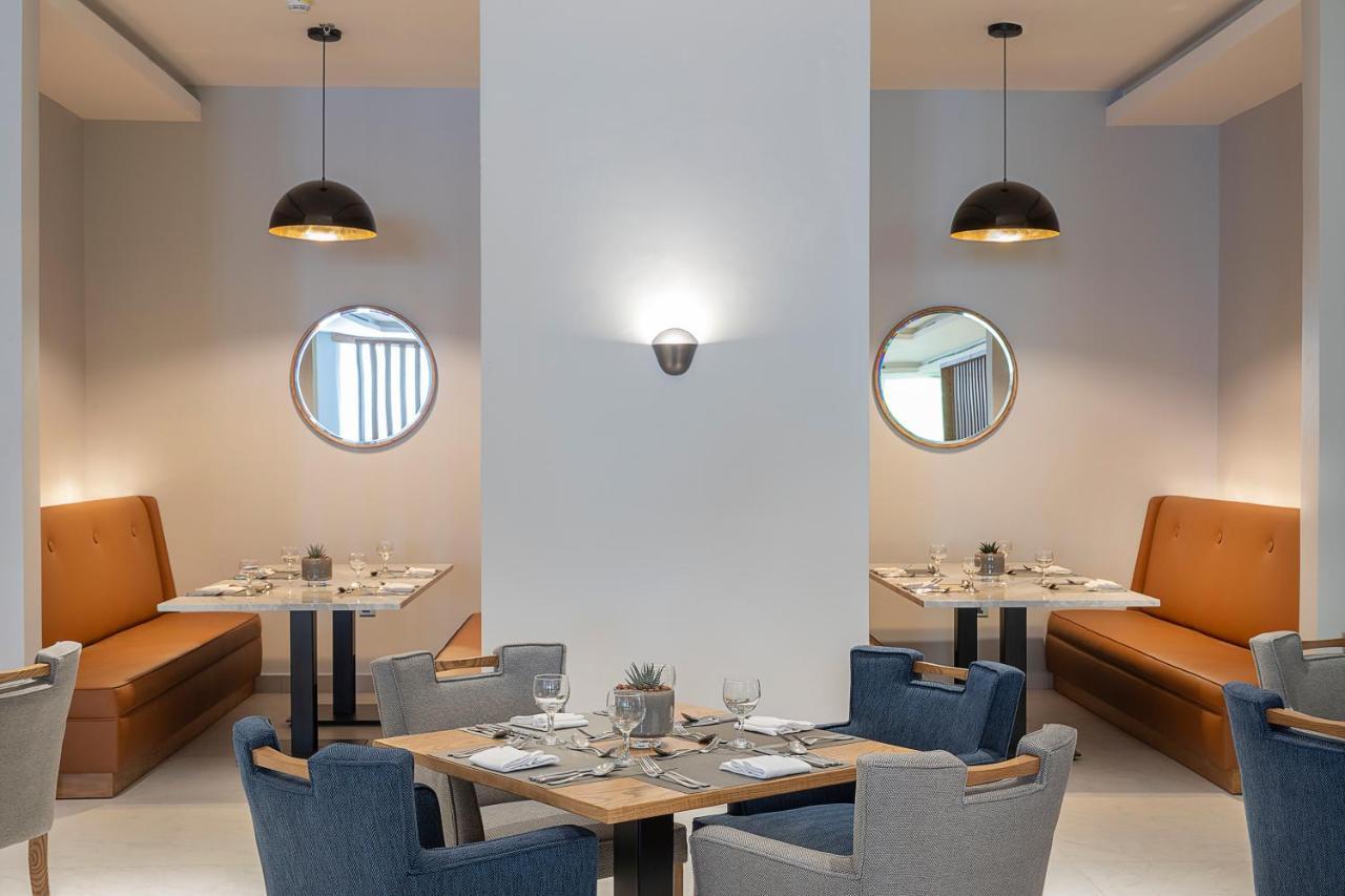 Voco Al Khobar By Ihg Hotel Exterior photo The restaurant